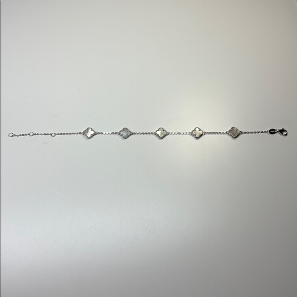 925 Sterling Silver Iridescent Clover Bracelet - Picture 5 of 7